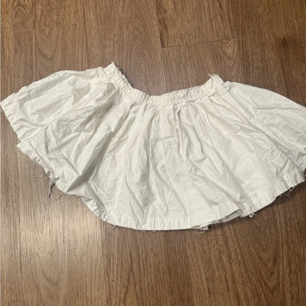 Urban Outfitters White 
cargo pleated mini skirt size S - Picture 3 of 4